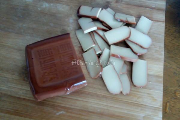 腊肠蒸鸡蛋干的做法图解1