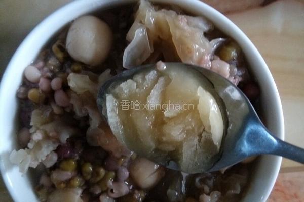 莲子银耳粥的做法图解6