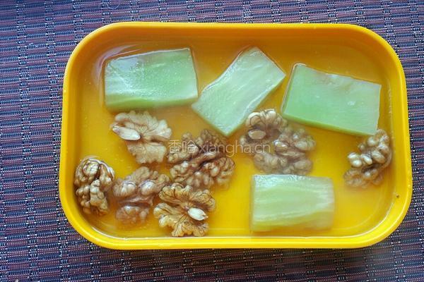 莴笋核桃仁的做法图解6