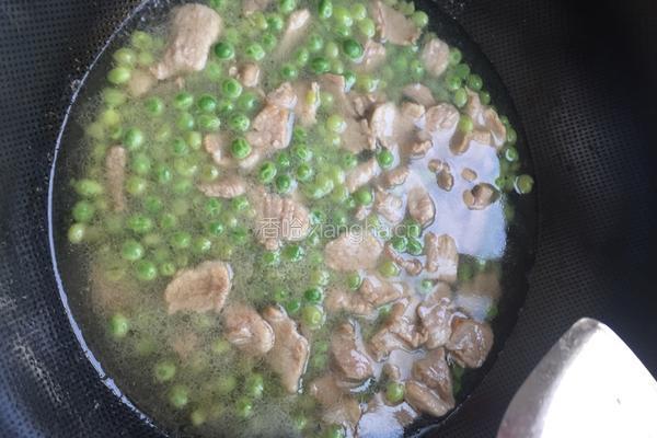 豌豆炒肉片的做法图解7