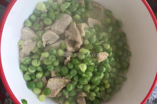 豌豆炒肉片的做法图解9