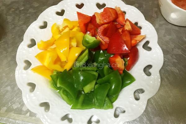缤纷彩椒鸡肉片的做法图解2