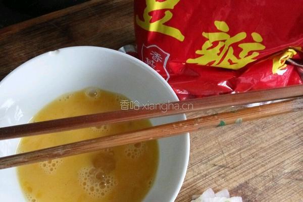 蒲公英蘸酱的做法图解2