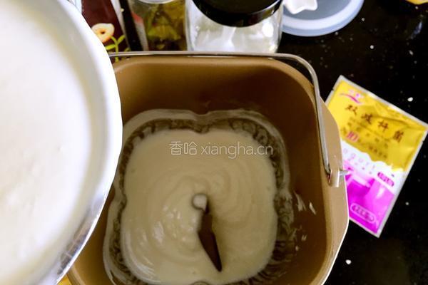 酸奶豆沙面包的做法图解2