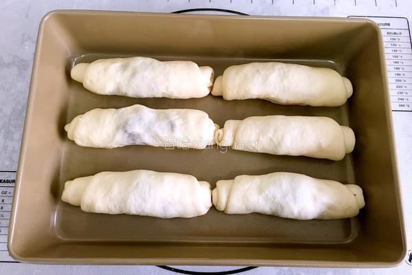 酸奶豆沙面包的做法图解10