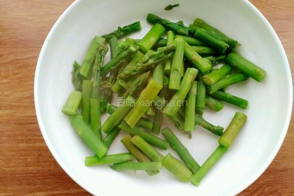 芦笋拌虾仁的做法图解4