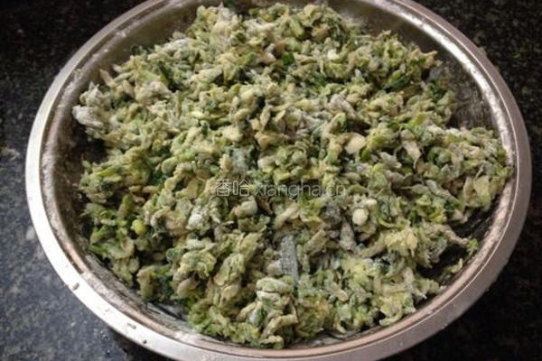 蒸槐花的做法图解3
