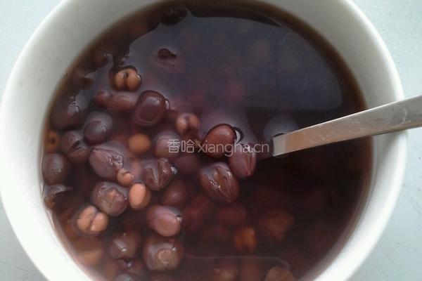 红豆薏米汤的做法图解3