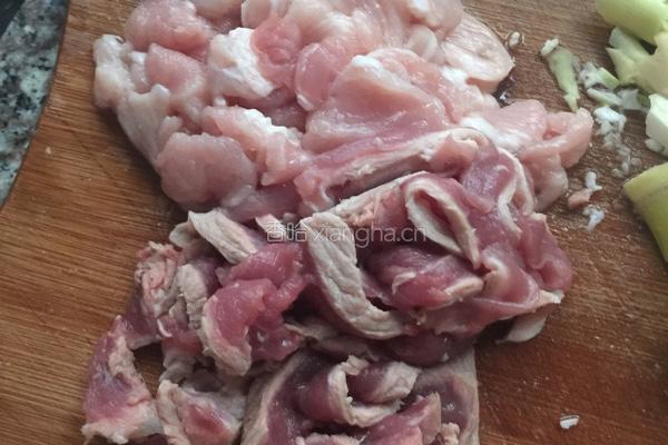 小春笋炒肉加咸菜的做法图解2