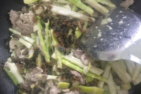 小春笋炒肉加咸菜的做法图解5