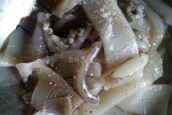 秘制炒鱿鱼卷的做法图解3