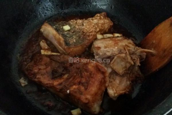 鲤鱼小炖的做法图解1