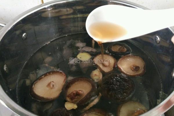 香菇乌鸡汤的做法图解6