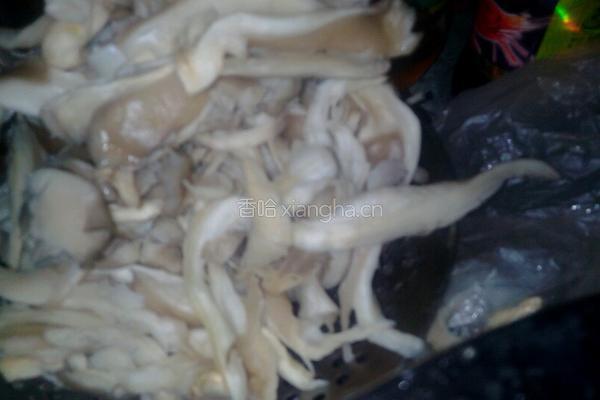 (懒人版)蘑菇炒肉的做法图解1