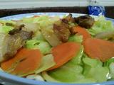 胡萝卜包菜炒肉的做法[图]