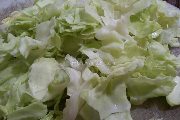 胡萝卜包菜炒肉的做法图解3