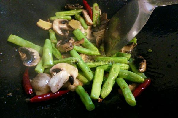 鸡丝豆角焖面的做法图解6