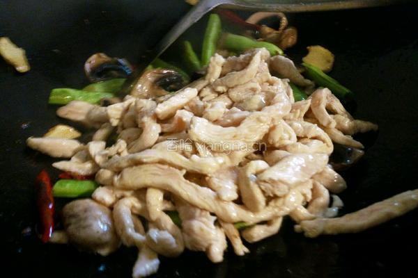 鸡丝豆角焖面的做法图解7