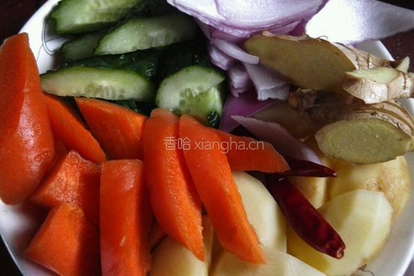 土豆炖鹅肉的做法图解2