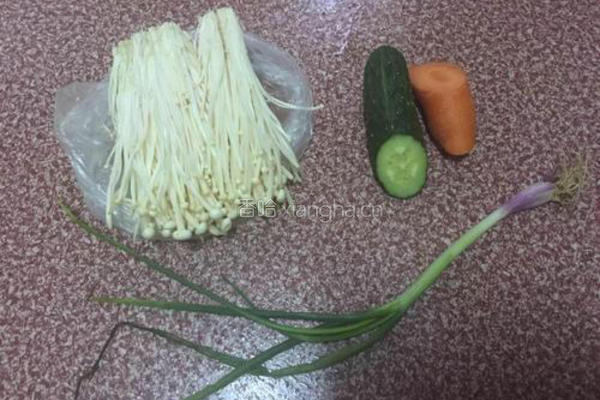 凉拌金针菇的做法图解1