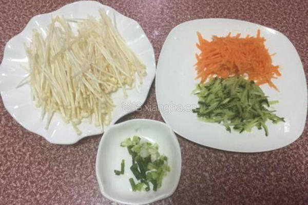 凉拌金针菇的做法图解2