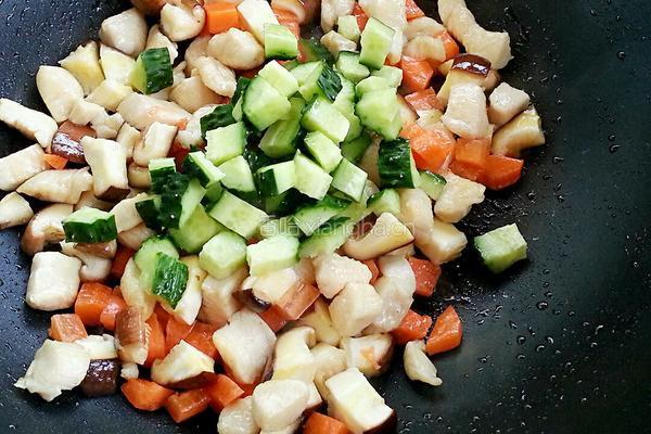 菠萝鸡丁炒饭的做法图解6