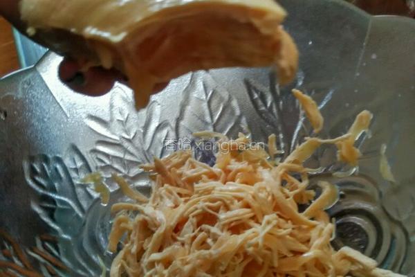 皮蛋鸡肉粥的做法图解4