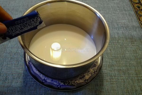自制草莓酸奶的做法图解8