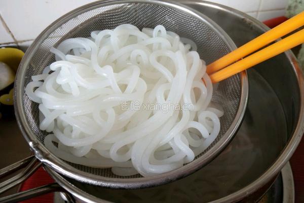 筒骨清汤粉的做法图解4