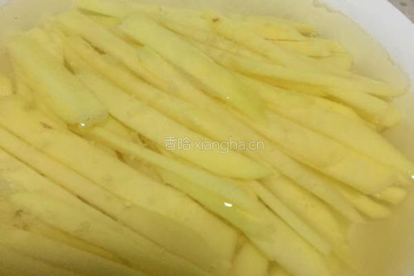 土豆丝炒韭菜的做法图解1