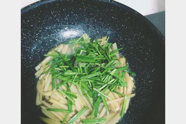 土豆丝炒韭菜的做法图解6