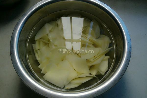 老干妈青椒土豆片（香辣版）的做法图解2