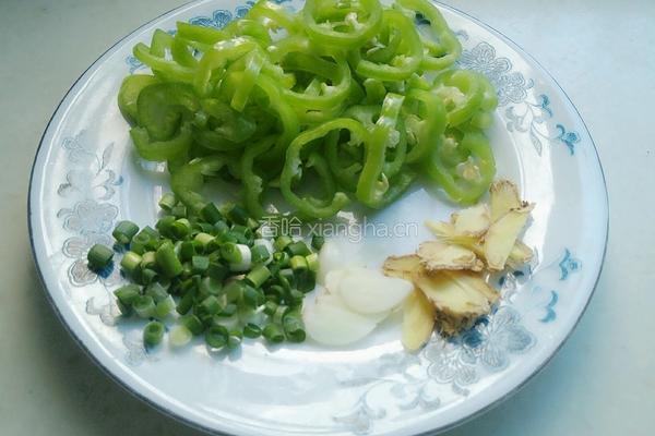老干妈青椒土豆片（香辣版）的做法图解3