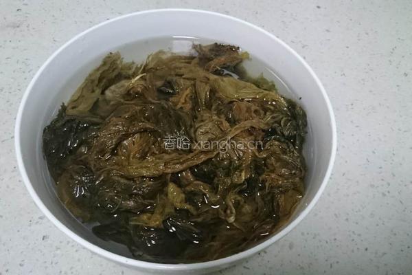 梅菜肉丸的做法图解1
