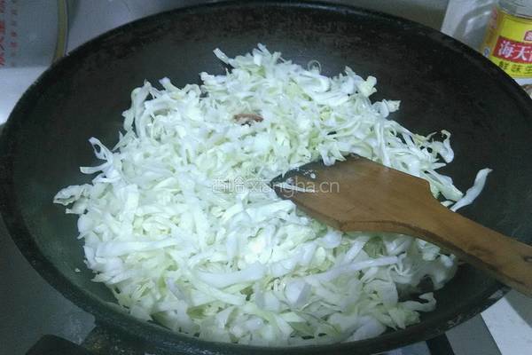 湖南熏腊肉炒包菜的做法图解6