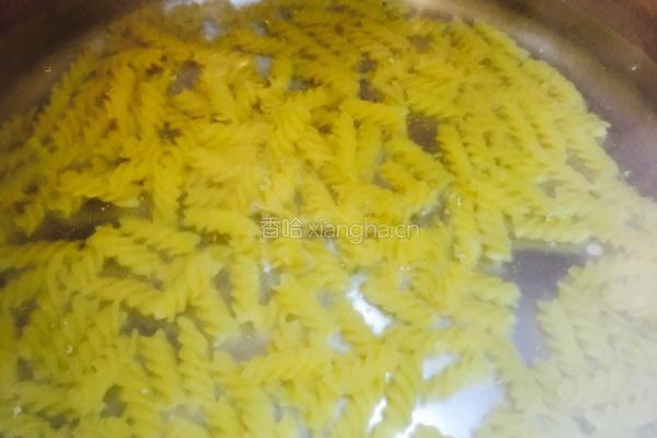 泛舟爱情海——西兰花蓉奶酪焗意面的做法图解1