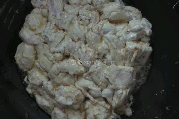 芝麻花生桃仁牛奶轧糖的做法图解3