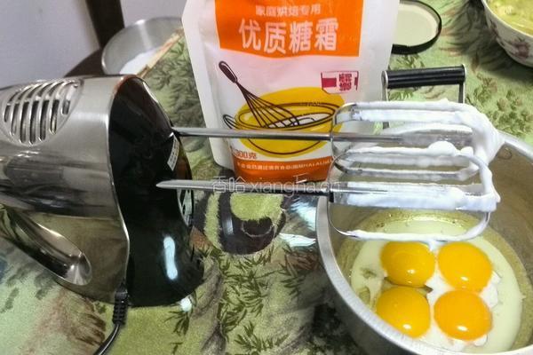 戚风蛋糕8寸的做法图解7