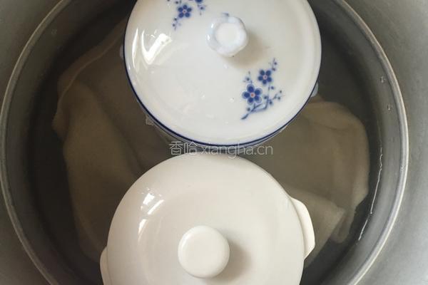 芡实红枣莲子汤的做法图解2
