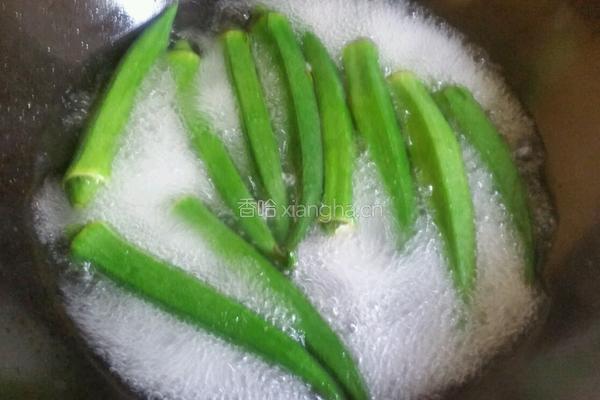 腰果炒秋葵的做法图解3