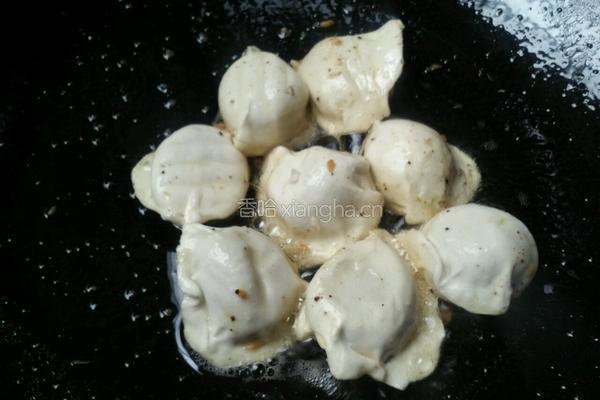 韭菜猪肉煎饺的做法图解2
