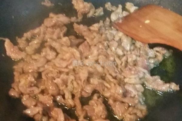 青红椒炒肉丝的做法图解3