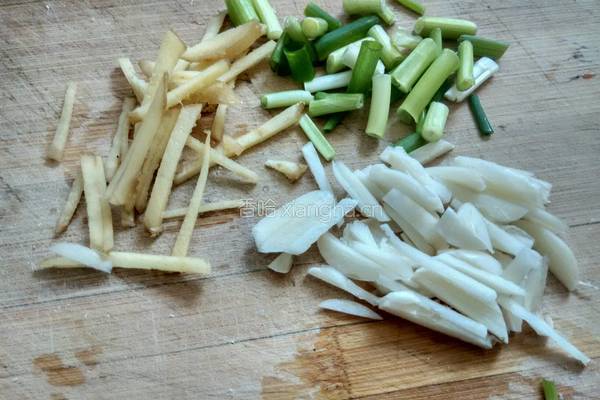芹菜炒虾仁的做法图解5