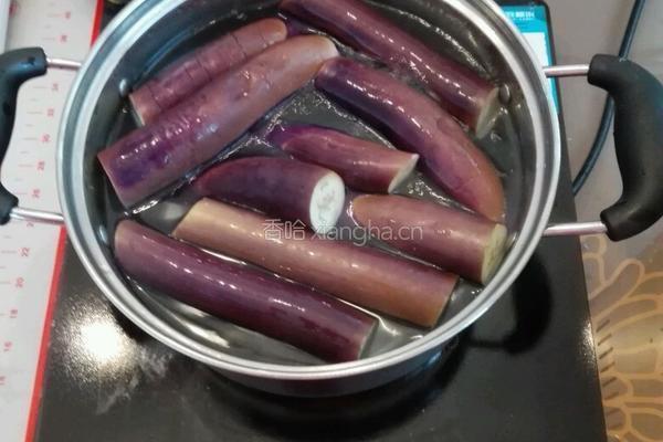 蒜泥凉拌茄子的做法图解1