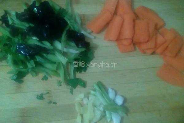 芹菜炒豆腐的做法图解3