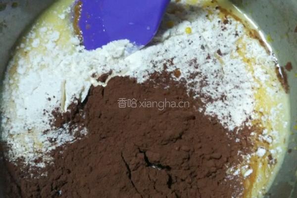 巧克力戚风蛋糕的做法图解3