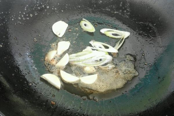 茄汁油焖虾的做法图解6
