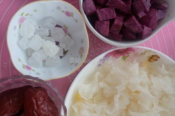紫薯红枣银耳羹的做法图解1