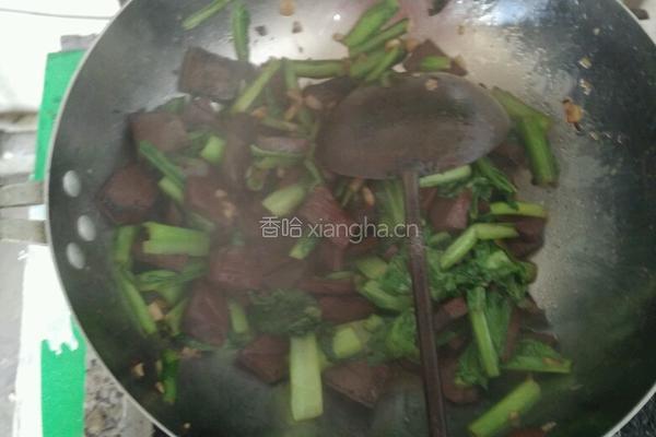 猪血炒小白菜的做法图解7