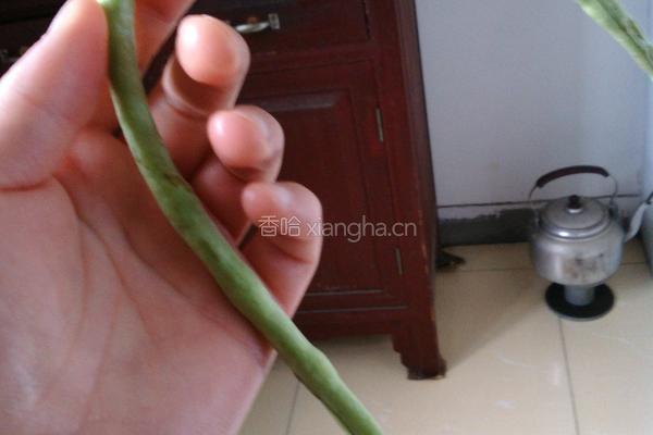 辣豇豆炒饭的做法图解1